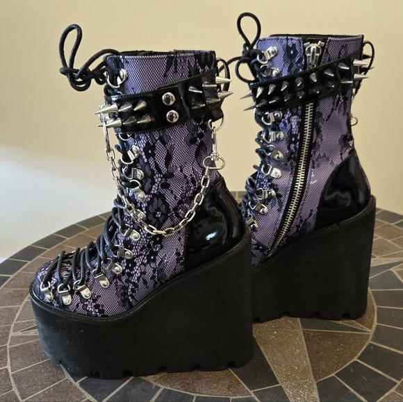Widow Dolls Kill Haunted Traitor Purple Platform Boots - Picture 3 of 15
